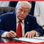 OVAL OFFICE MOMENT: President Trump Signs Executive